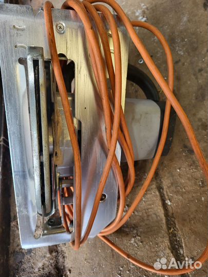 Циркулярная пила интерскол