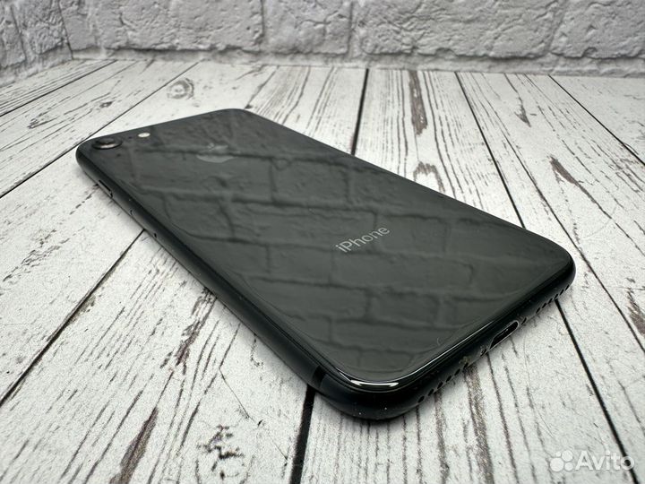 iPhone 8, 64 ГБ