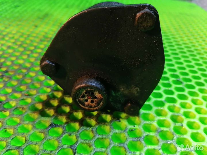 Насос вакуумный Volkswagen Passat