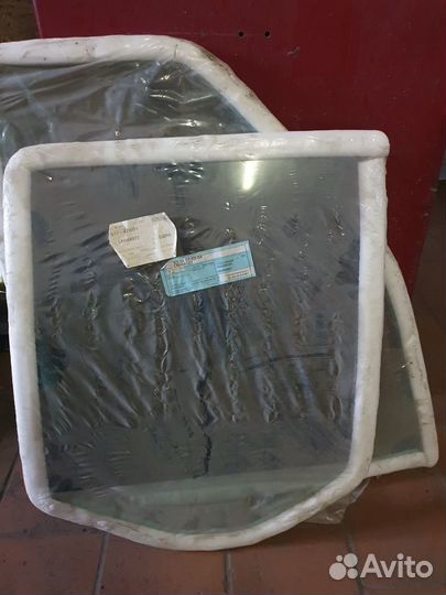 Freelander 2 стекло двери задней левой