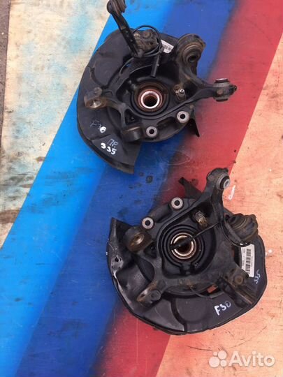 Кулак задний правый и левый бмв BMW F30