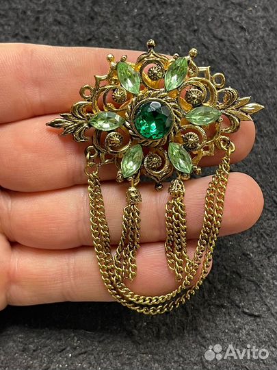 Брошь винтажная Чехословакия. Зеленые камни