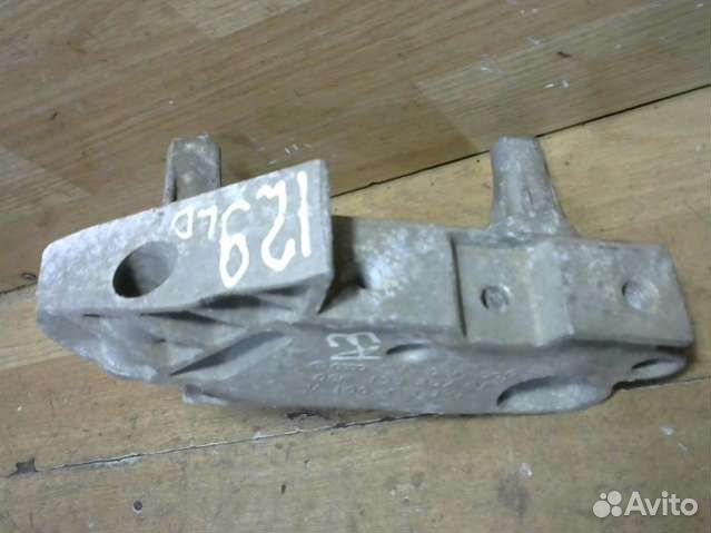 Кронштейн двигателя Volkswagen Caddy 3 06F199207AF