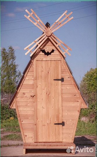 Дачный туалет с дельфином ZAD