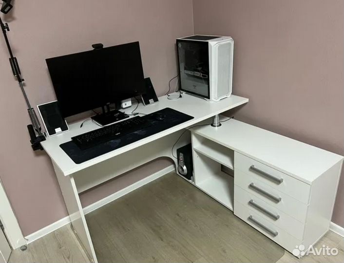 Стол компьютерный Алькор