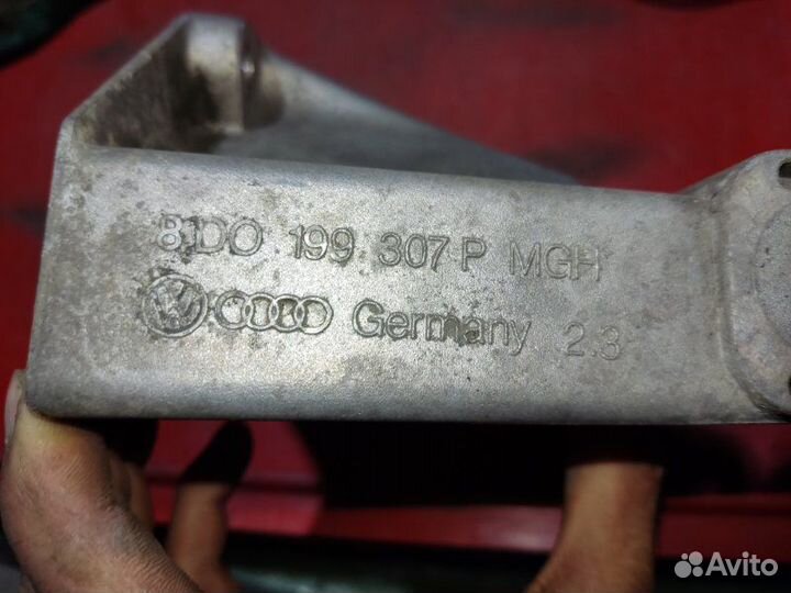 Опора двигателя Volkswagen Passat B5 универсал