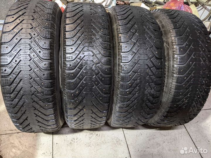 Goodyear UltraGrip 500 SUV 225/65 R17 102T