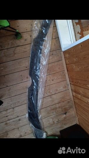 Отбойник капота mercedes sprinter 2002-2006 г.в