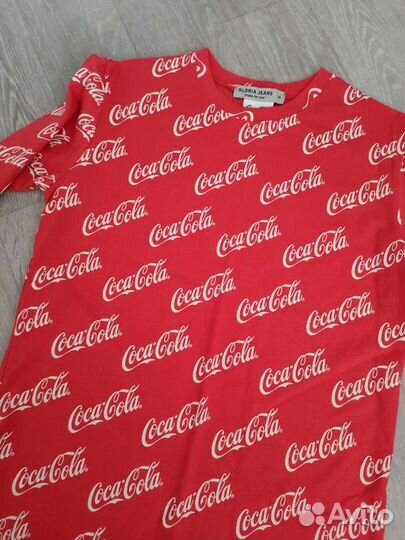 Фирменные вещи Coca cola