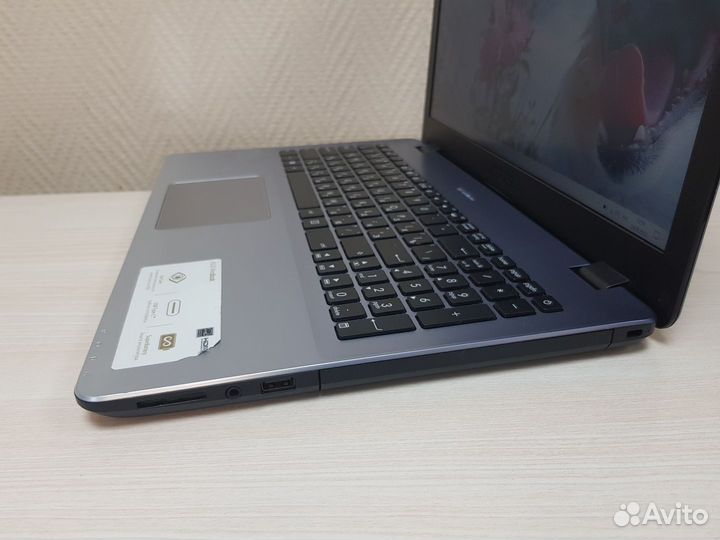 Ноутбук Asus на AMD A9-9420 с SSD + DDR4 FHD