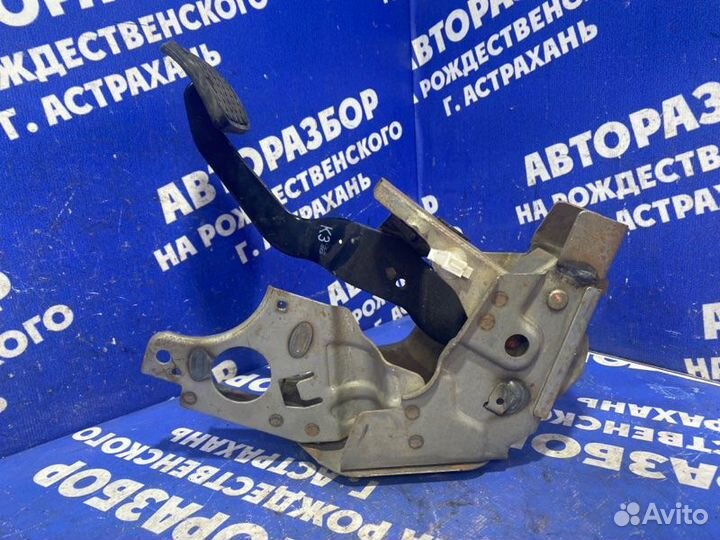 Педаль тормоза Nissan Teana J32 седан 2008