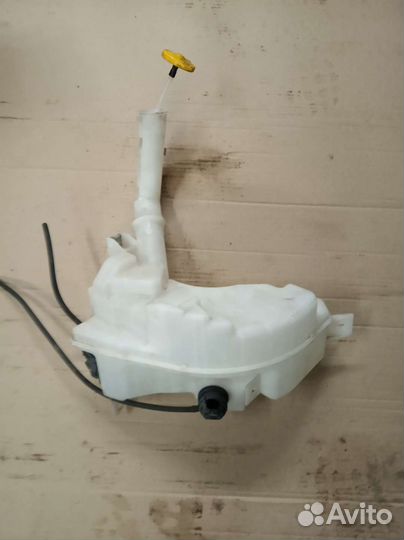 Бачок омывателя Мазда 3 бк хэтчбек