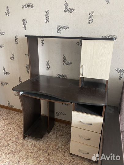 Компьютерный стол