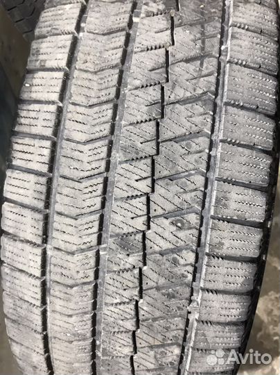 Bridgestone Blizzak Ice 215/55 R17