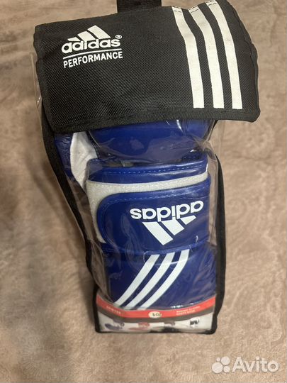 Боксерские перчатки