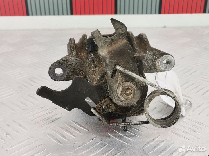 Суппорт задний правый для Volkswagen Passat 5 GP