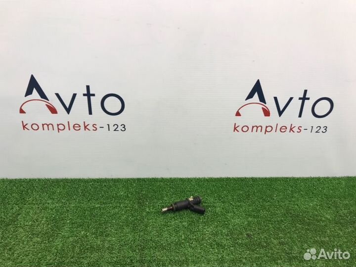 Форсунка инжекторная Mercedes-Benz Slk-280 R171