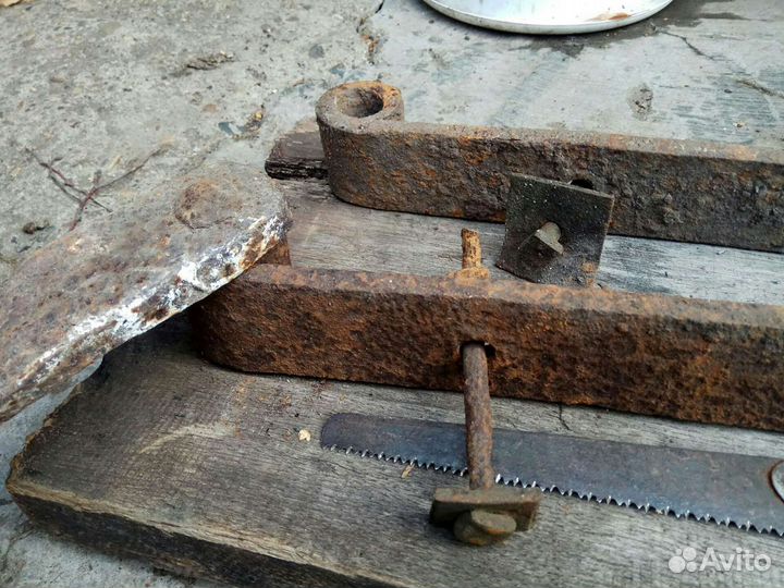 Старинные кованые предметы быта