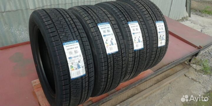 Triangle PL02 225/55 R18 103