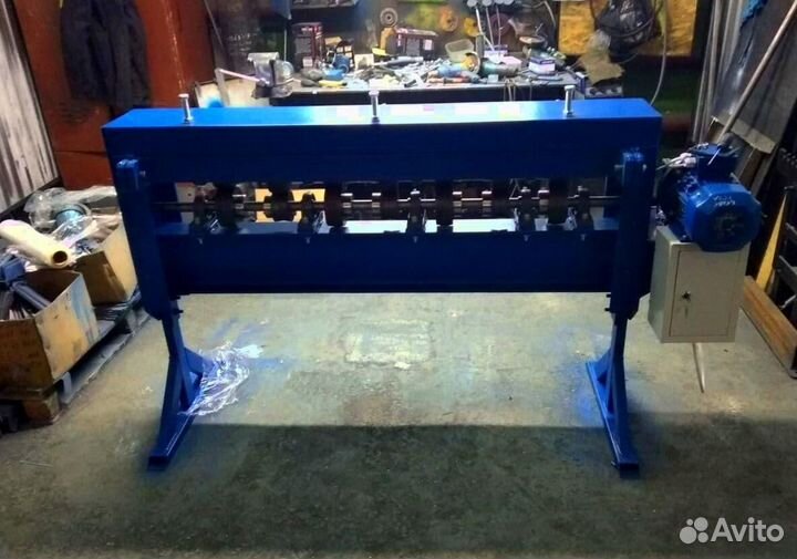 Машина для нанесения ребер жесткости