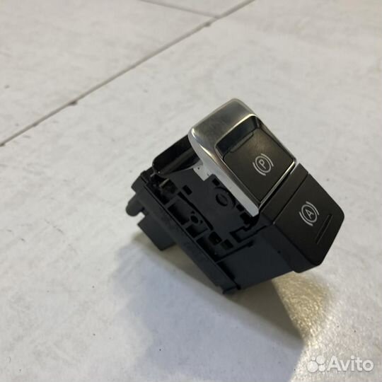 Кнопка фиксатора стояночного тормоза Audi A6 C7 4G