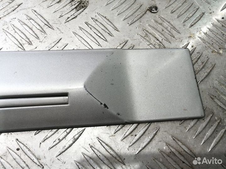 Молдинг задней левой двери Nissan Maxima A33