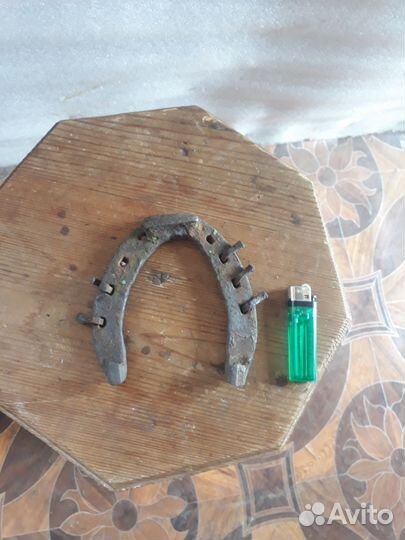 Старинные дверные петли (предметы быта)