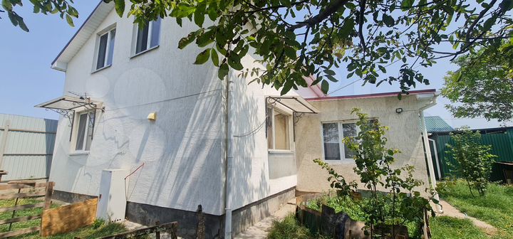 Дом 132 м² на участке 4 сот.