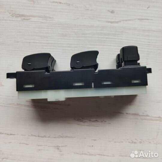 Блок управления стеклоподъемниками Nissan Maxima