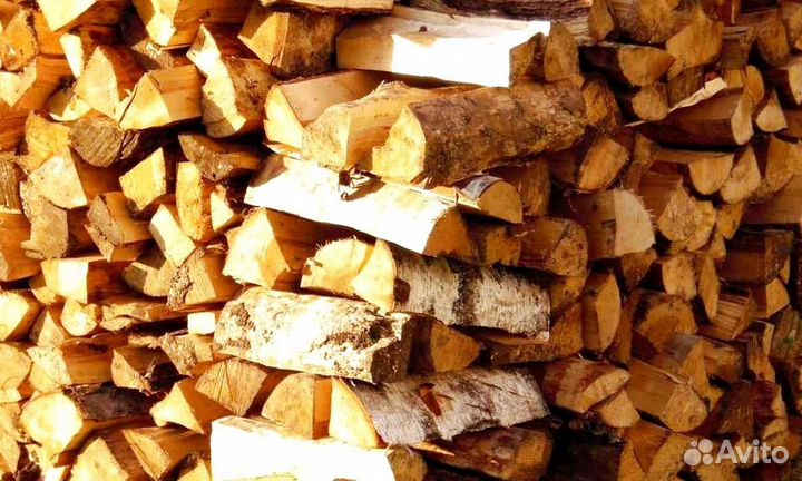 Дрова сложенные