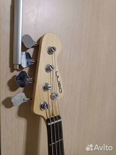 Новая бас гитара с комбиком