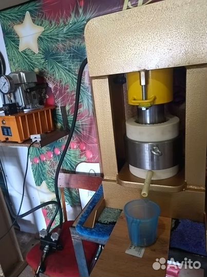 Маслопресс(бочок) холодного отжима масла 2,3л