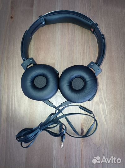 Проводные наушники
