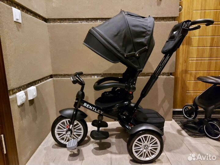 Трехколесный велосипед с родительской ручкой