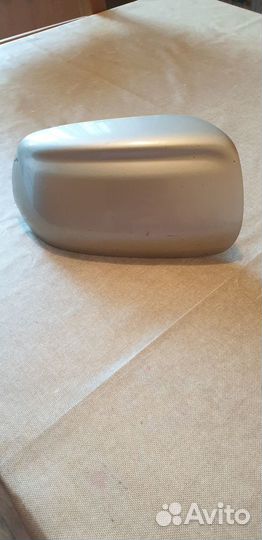 Крышка правого зеркала Mazda Familia