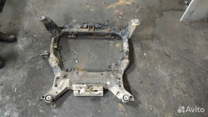 Балка подвески передняя (подрамник) Land Rover Fre