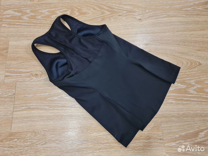 Женский спортивный топ Nike оригинал 42 размер