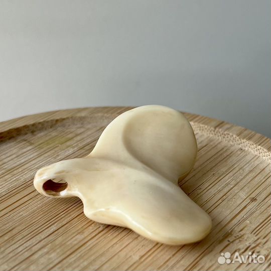 Коллекционный талисман из кости - живая абстракция