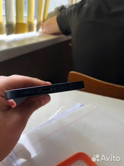 iPhone 12, 64 ГБ