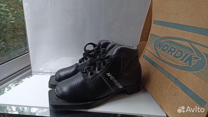 Лыжные ботинки детские 31р