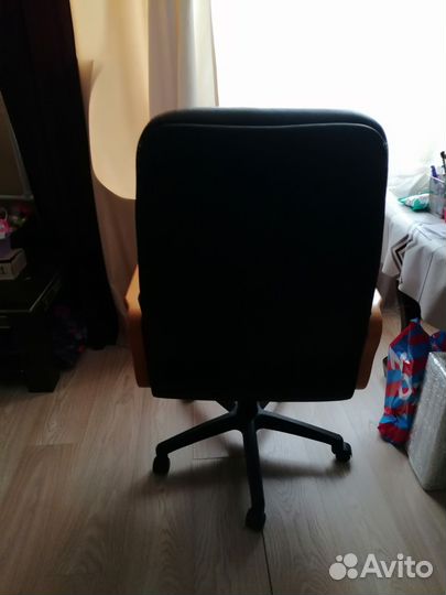 Компьютерное офисное кресло
