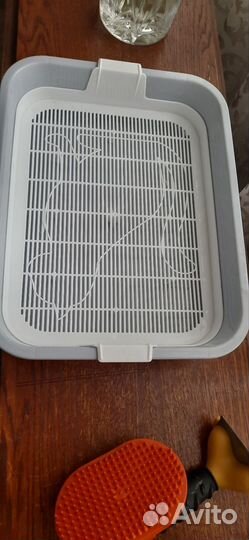 Переноска, лоток,щетки, ножницы для ногтей