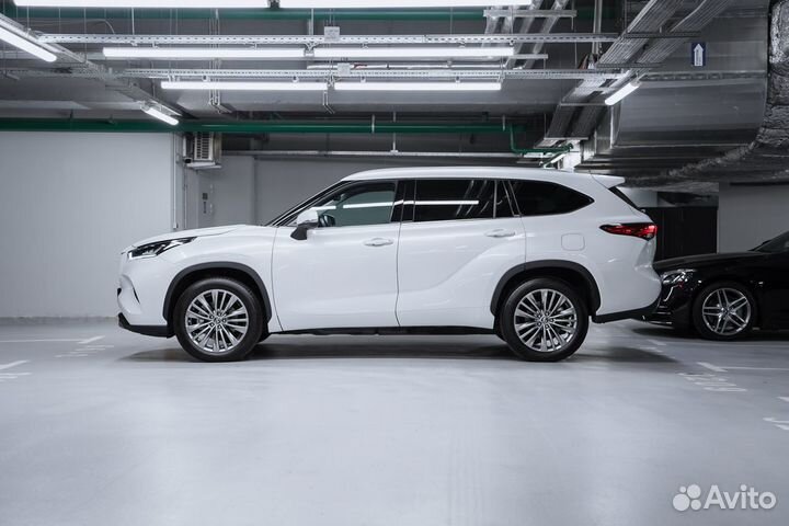 Toyota Highlander 2.0 AT, 2023, 5 184 км