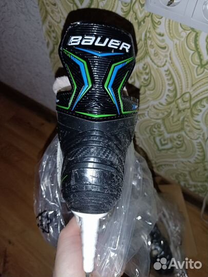 Хоккейные коньки bauer