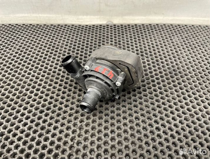 Насос водяной электрический Mercedes-Benz R-Class