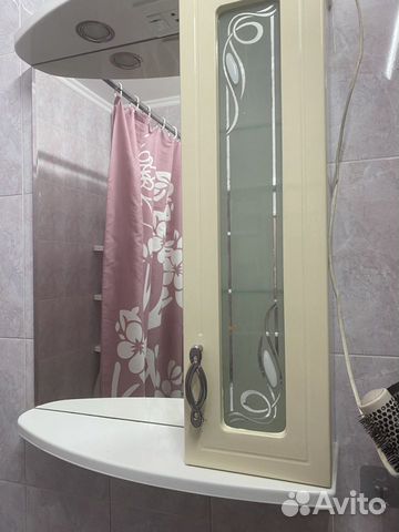 Шкаф навесной в ванную с зеркалом и подсветкой