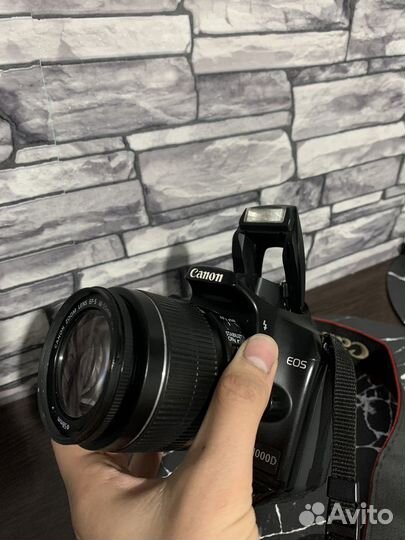 Зеркальный фотоаппарат canon 1000D