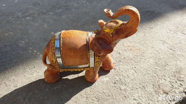 Статуэтка слон