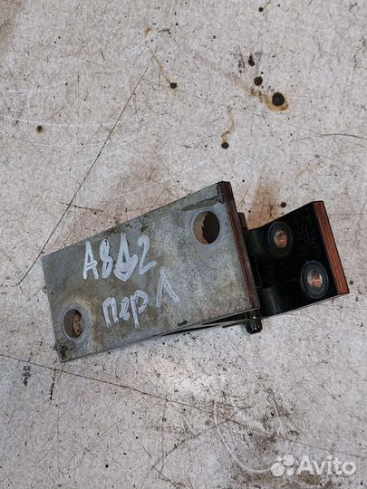 Петля двери передняя левая верхняя audi a8 d2