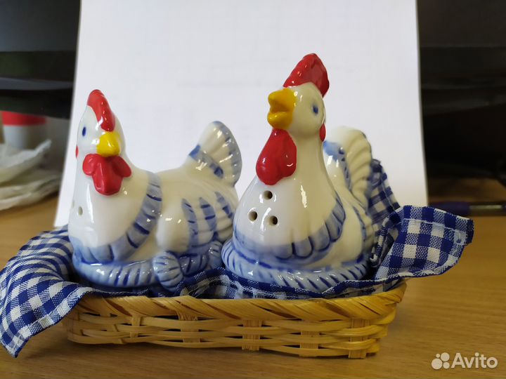 Набор солонка и перечница; мельница новые